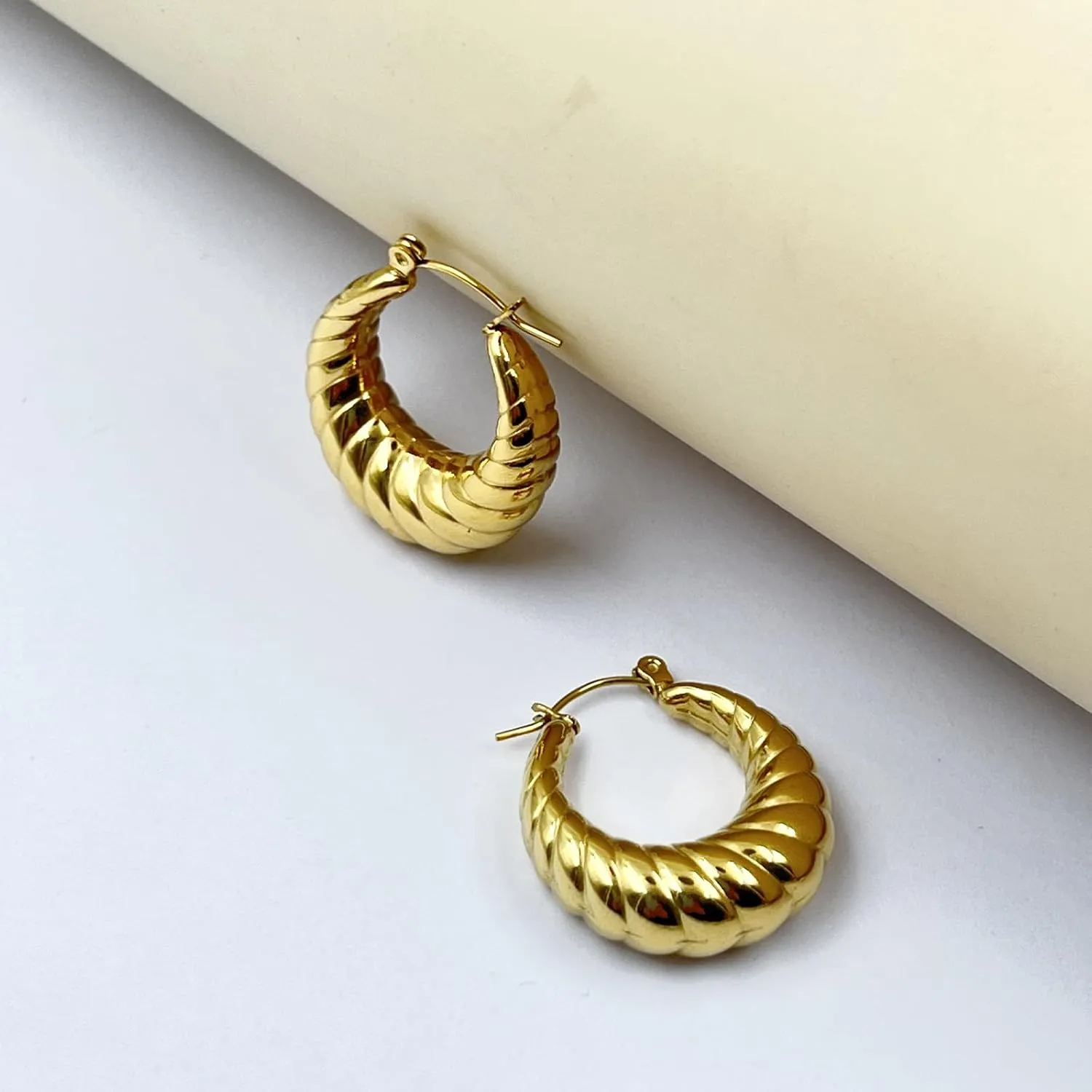 Chunky Hoop Earrings for Women,18K Gold Large Thick Plain Croissant Hammered Hoop Earrings Trendy Huggie Hoops Earrings