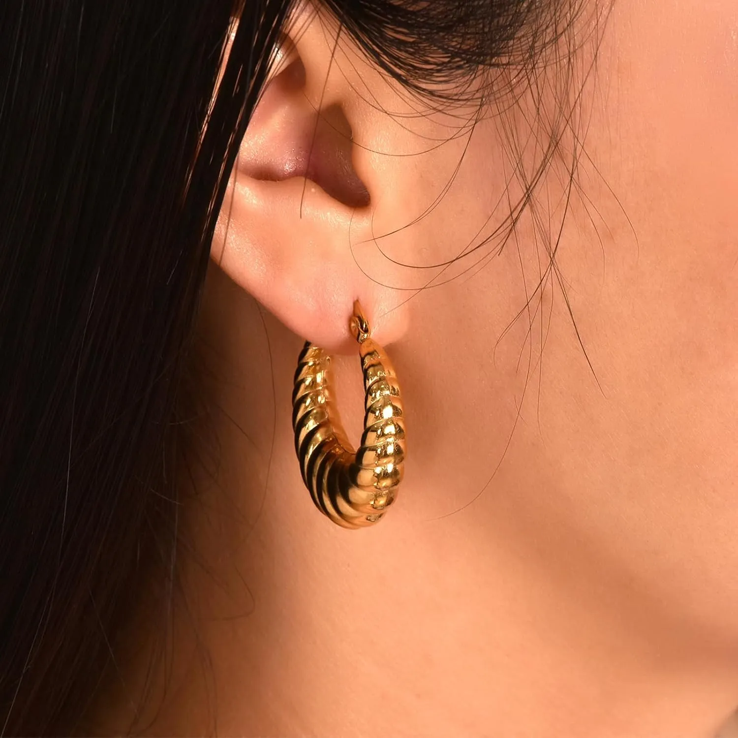 Chunky Hoop Earrings for Women,18K Gold Large Thick Plain Croissant Hammered Hoop Earrings Trendy Huggie Hoops Earrings