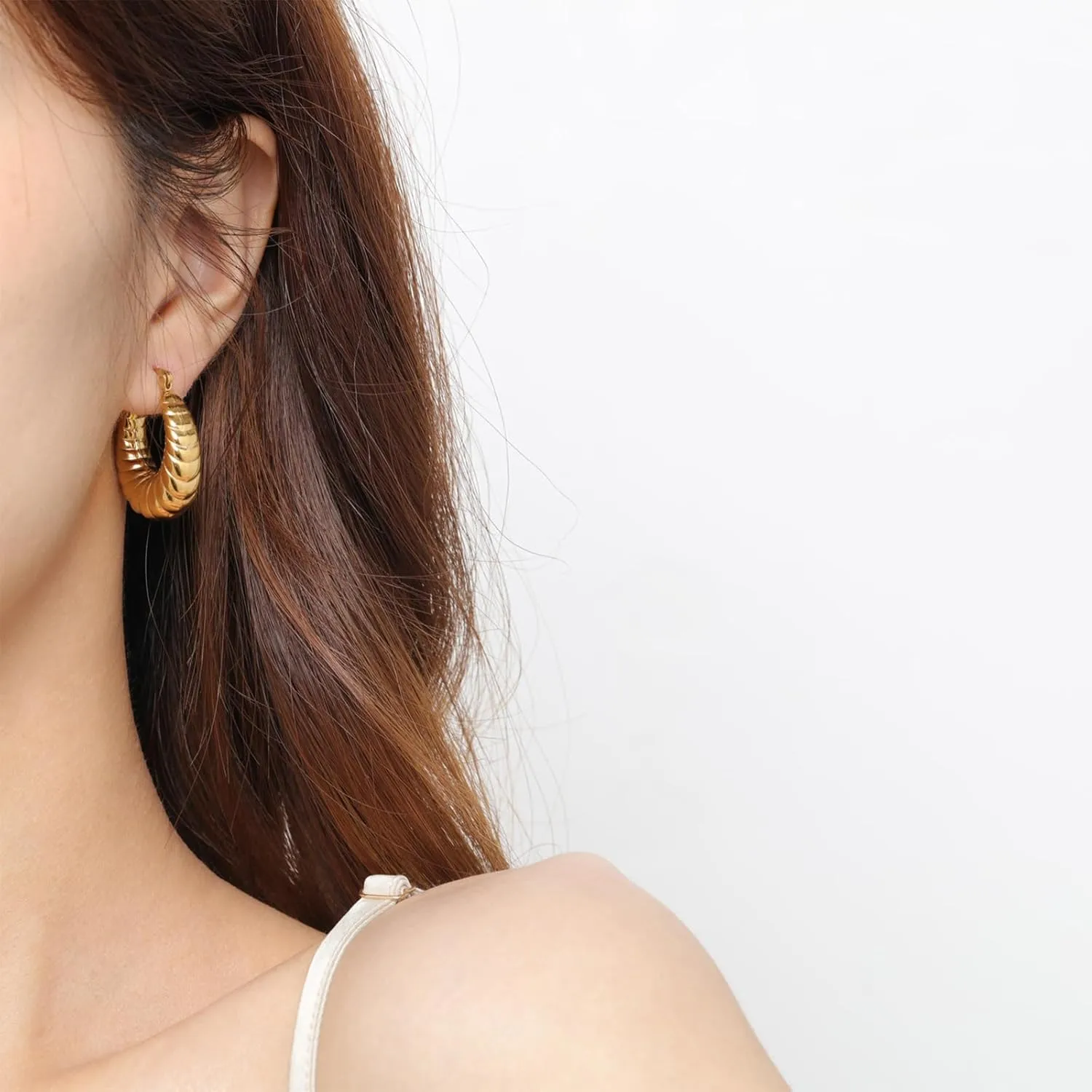 Chunky Hoop Earrings for Women,18K Gold Large Thick Plain Croissant Hammered Hoop Earrings Trendy Huggie Hoops Earrings