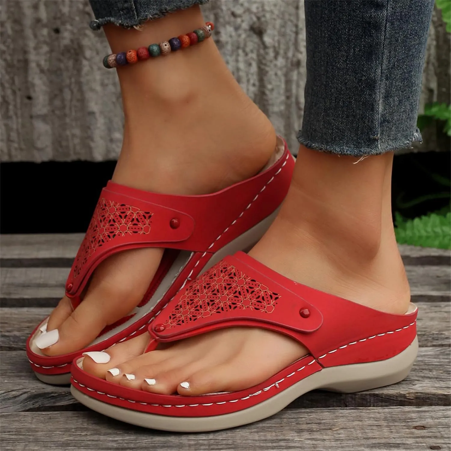 Flip Flops for Women with Arch Support Wide Width Roman Sandals Orthopedic Slippers Comfort Slides for Summer Vacation Dressy Casual Sandals Thong Flat Sandal Non-Slip Beach Slippers Lightweight