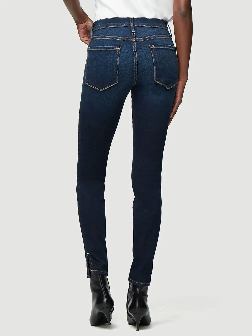 FRAME - Le Skinny De Jeanne Slit Rivet Clean Jean in Fellah