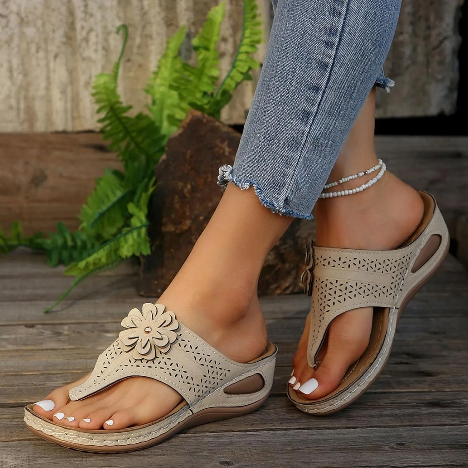 Orthopedic Slippers for Women with Arch Support, Thong Wedge Sandals Dressy, Flower Decoration Hollow Out Flip Flops, Comfortable Breathable Flats, Classic Sandal for Summer Beach, Non Slip Walking