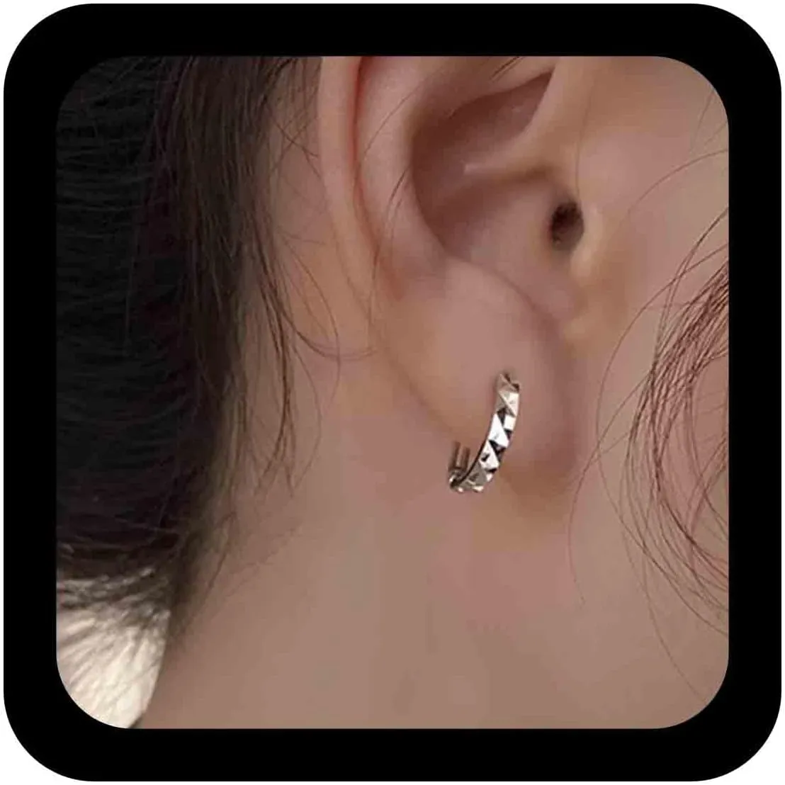 Tiny Gold Hoop Huggie Earrings Textured Metal Hoop Earrings Small Round Huggie Earrings Minimalist Cartilage Hoop Earrings Jewelry for Women