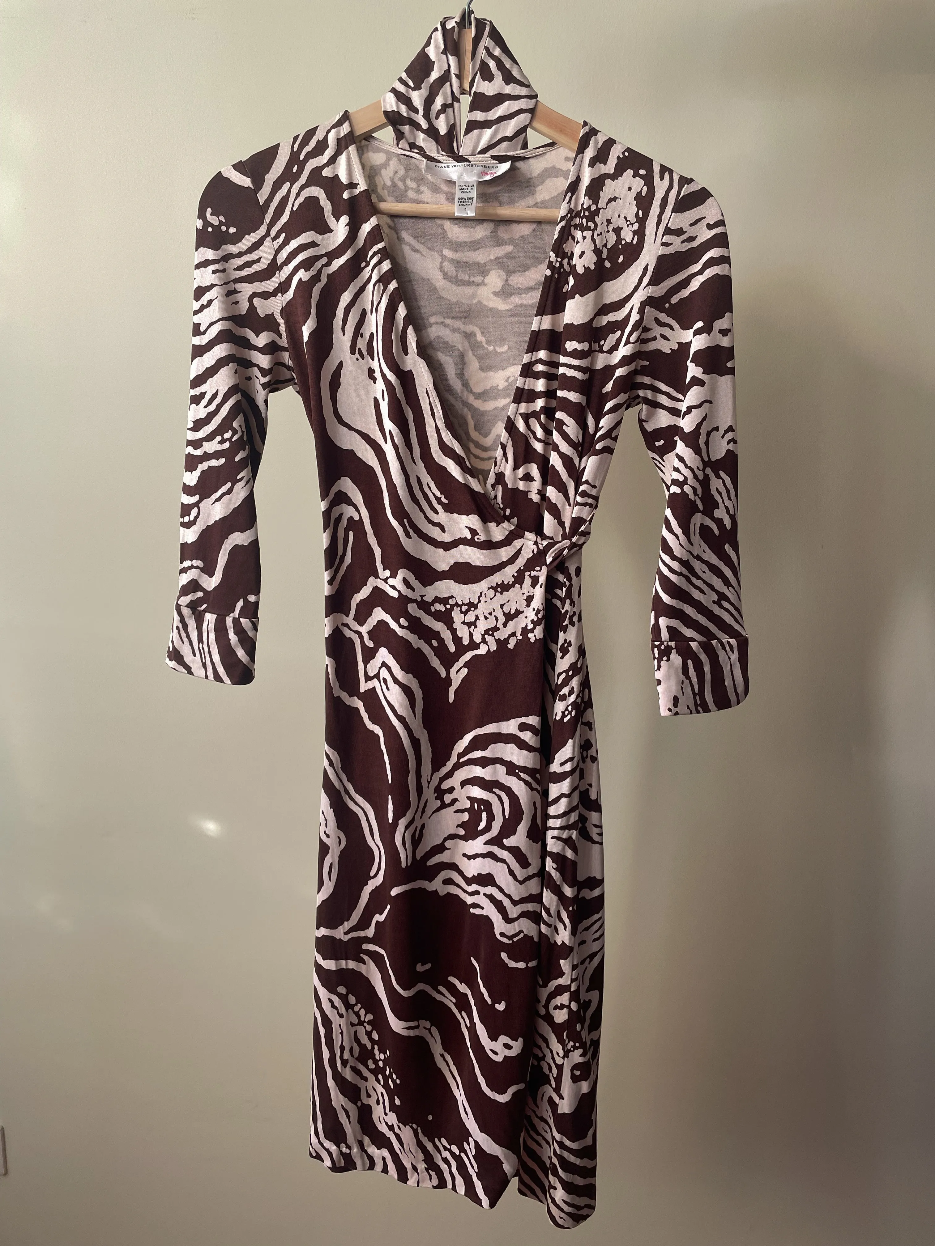 Vintage Designer Diane Von Frstenberg Chocolate Brown Print Silk Wrap Dress