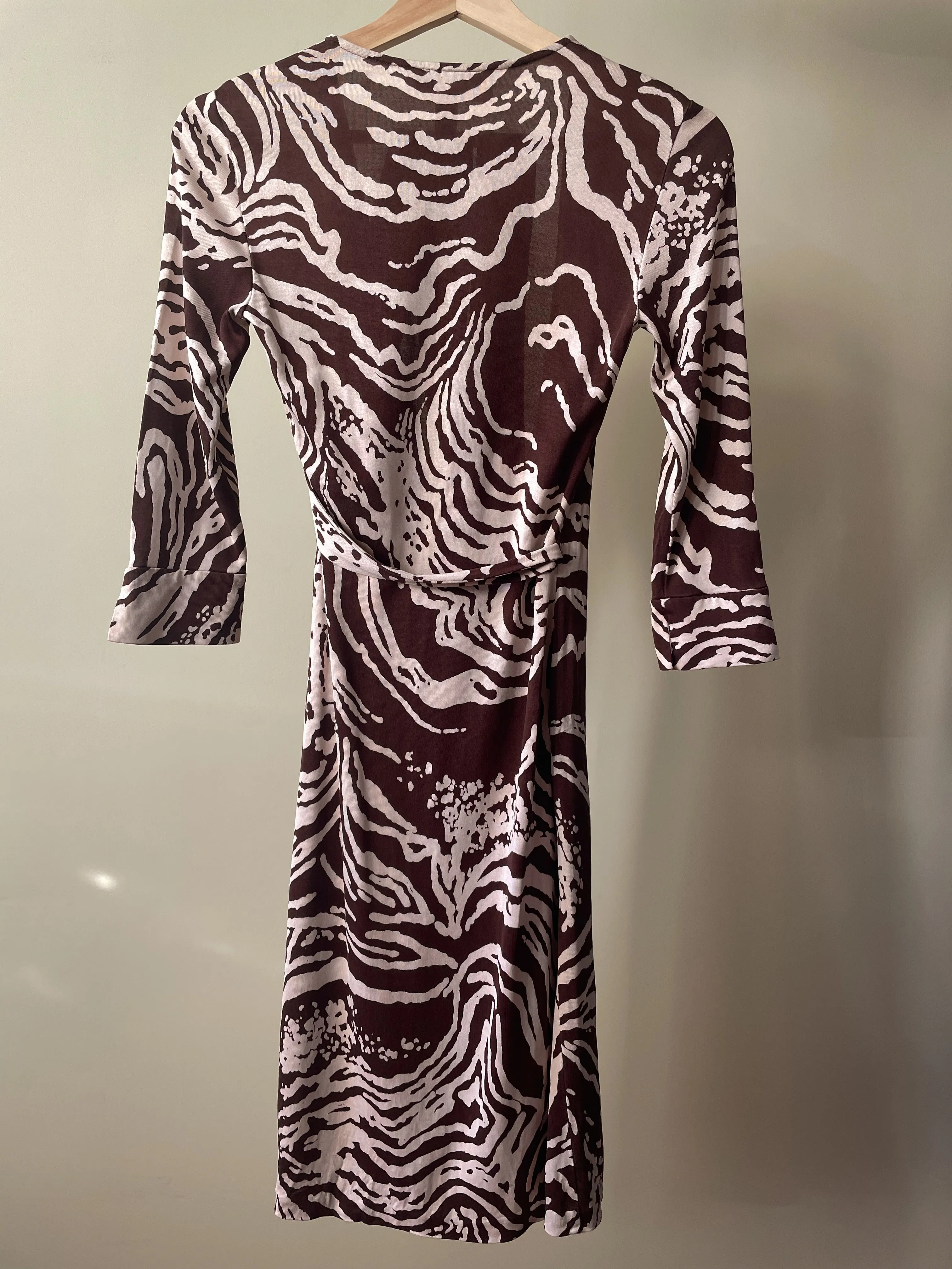 Vintage Designer Diane Von Frstenberg Chocolate Brown Print Silk Wrap Dress